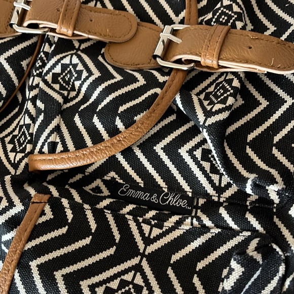 NWOT Emma & Chloe Black White Aztec Cotton Print Cinch & Magnetic Clasp Backpack - Picture 6 of 16